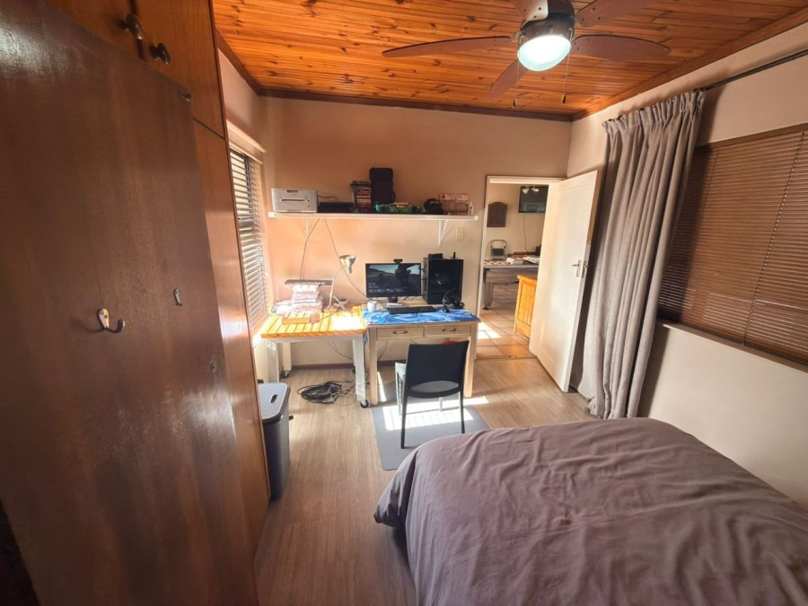 To Let 4 Bedroom Property for Rent in Langerug Western Cape